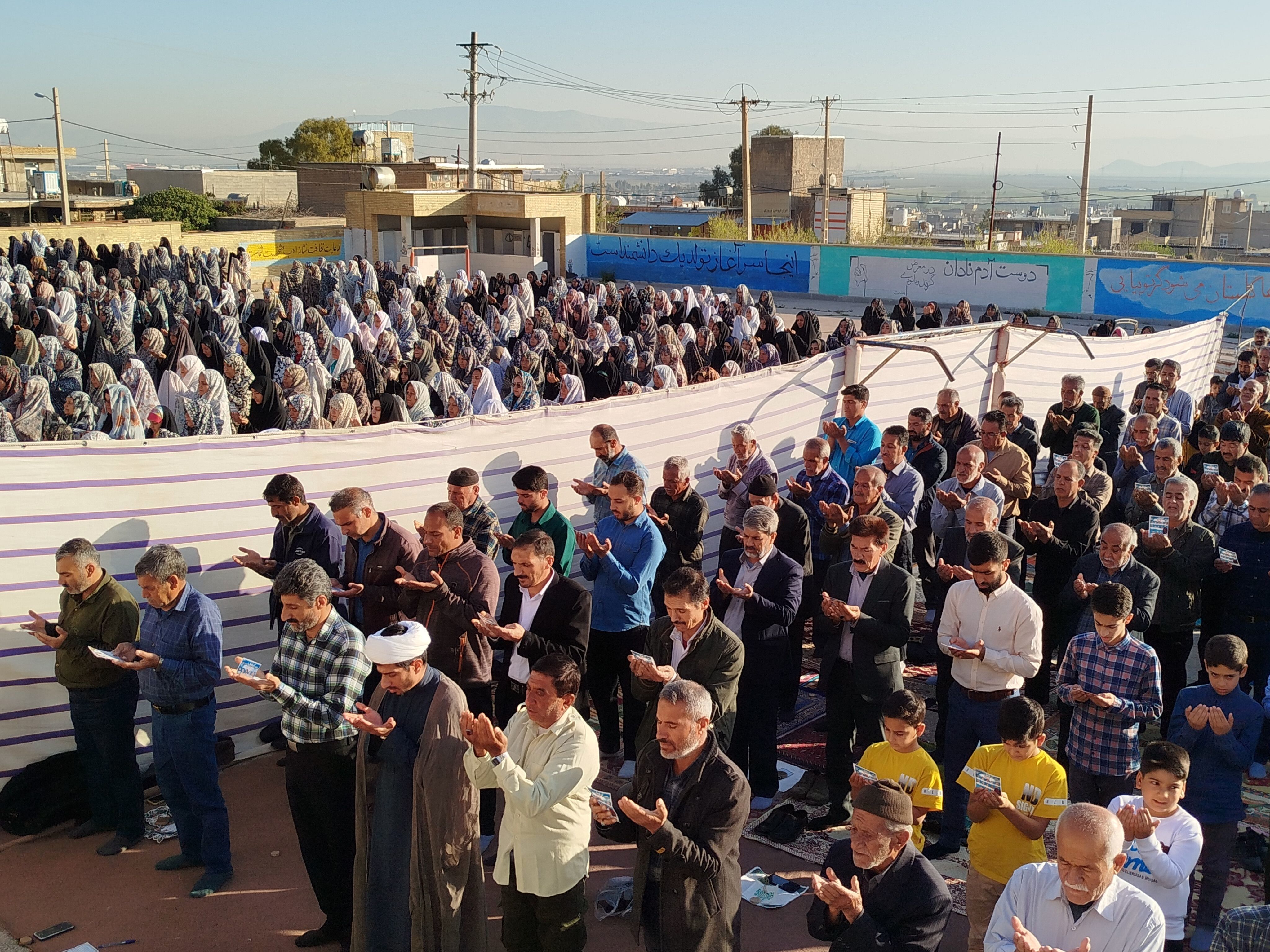 نماز عید فطر ۱۴۰۴ در روستای ظفرآباد شیراز اقامه شد