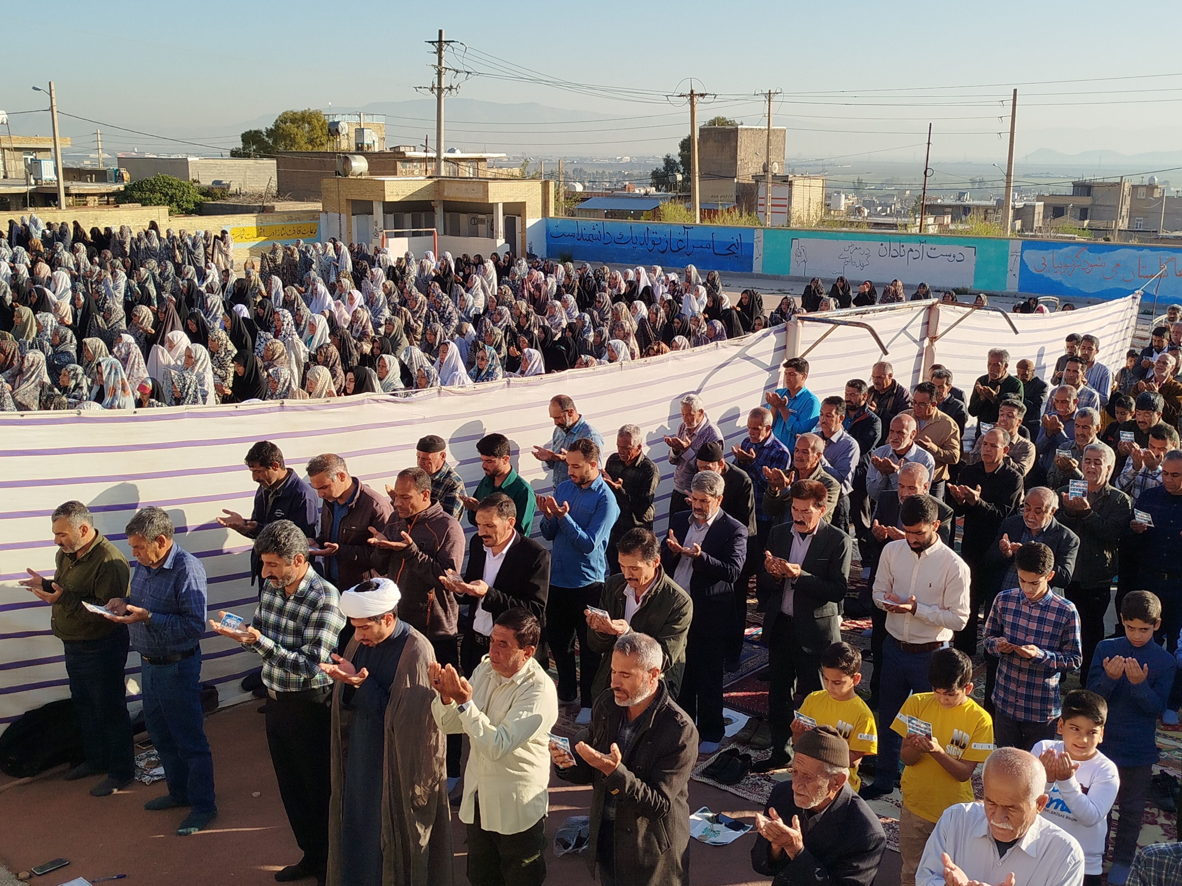 نماز عید فطر ۱۴۰۴ در روستای ظفرآباد شیراز اقامه شد