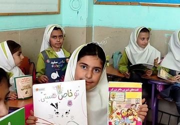 اقدام معلم زرقانی جهت ترویج کتاب‌خوانی