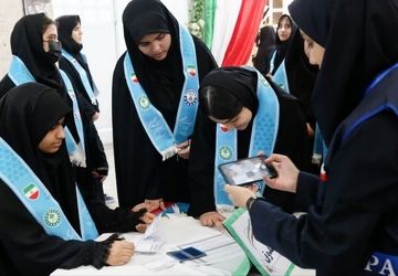  مشارکت پرشور دانش‌آموزان اهوازی در انتخابات 