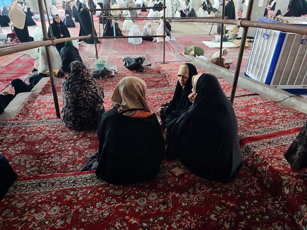 سه روز بندگی  در مسجد جامع نیشابور