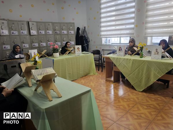 محفل انس با قرآن کریم در دبیرستان اهل‌البیت(ع) ناحیه ۴ کرج 