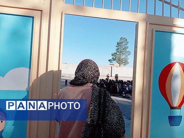 اولین جلسه انجمن اولیا در دبستان توحید 