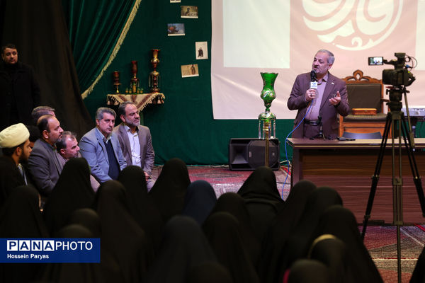 حضور وزیر آموزش و پرورش در جمع دانش‌آموزان معتکف