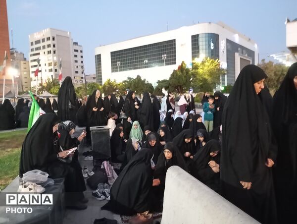 نمایشگاه نماز در حاشیه سی و سومین اجلاس نماز در مشهد مقدس 