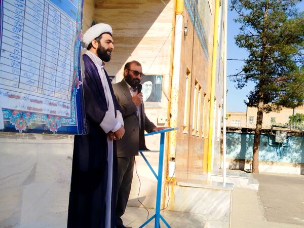 بازدید سرزده بازپرس دادگستری شهرستان کاشمر از دبیرستان میثاق