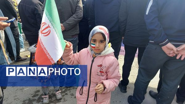 راهپیمایی باشکوه یوم الله ۲۲بهمن در شهرستان خواف