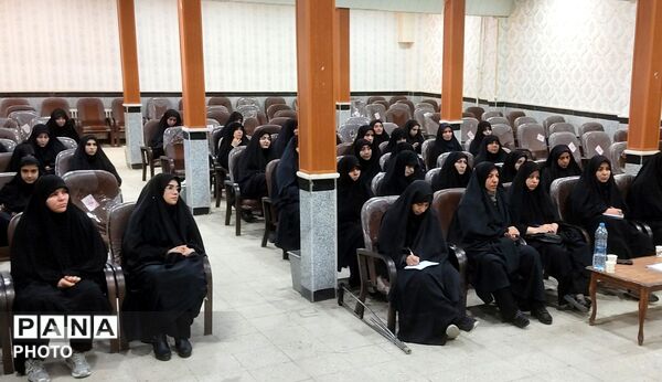جلسه مربیان طرح‌های تربیتی شهدا  در کبودرآهنگ