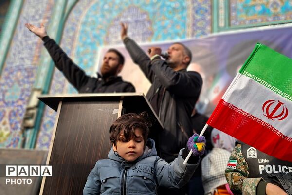 بیعت مردم قرچک با سومین رهبر نظام مقدس جمهوری اسلامی ایران