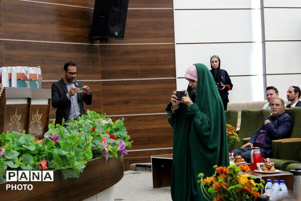 مراسم بزرگداشت مقام معلم در پردیس