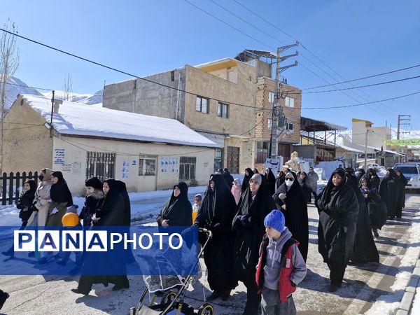 حماسه حضور گرم مردم بلده در سرمای زمستان 
