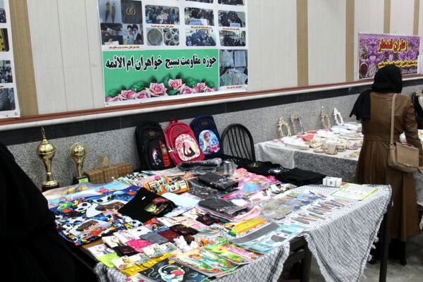 نمایشگاه صنایع دستی ملکان فرصتی برای دیدن و خرید آثار بومی