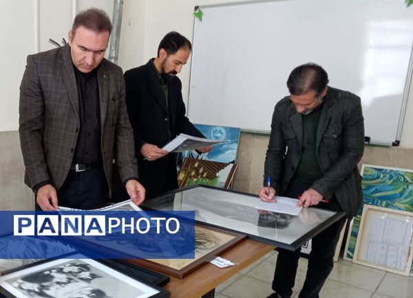 داوری آثار هنری مسابقات فرهنگی هنری آموزش و پرورش ناحیه ۳ 