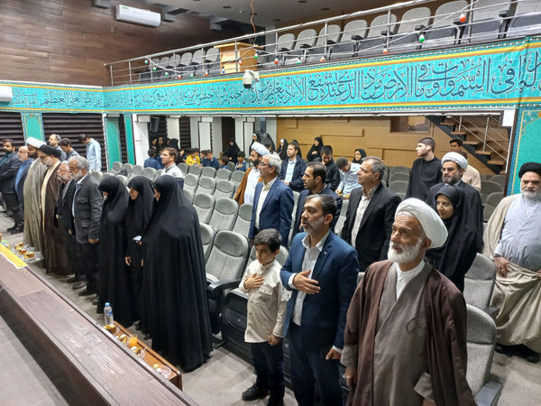 بهره‌برداری از زمین چمن مصنوعی مدرسه «بهار نور معرفت» در قم