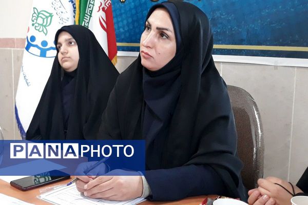 رقابت دانش‌آموزان منتخب در انتخابات منطقه‌ای شورای دانش‌آموزی بهارستان دو