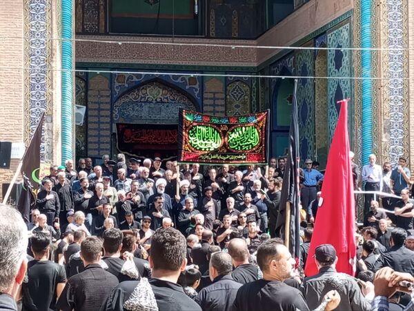 اقامه عزا و نوحه خوانی در صحن آستان مقدس حضرت سلطانعلی(ع) 