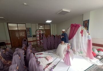 جشن تکلیف دختران در مدرسه فاطمه‌الزهرا (س)