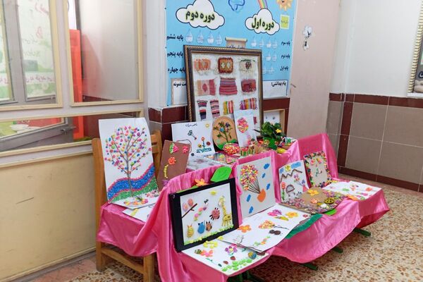 نمایشگاه صنایع دستی و طرح جابربن حیان در مدرسه فردوسی اردبیل