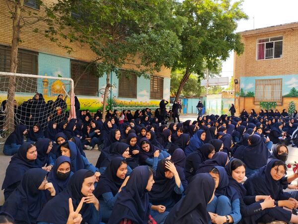بزرگداشت روز معلم در دبیرستان استاد شهریار