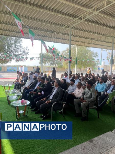 آغاز سال تحصیلی با کاشت درخت به یاد شهدای دانش‌آموز در سیریک