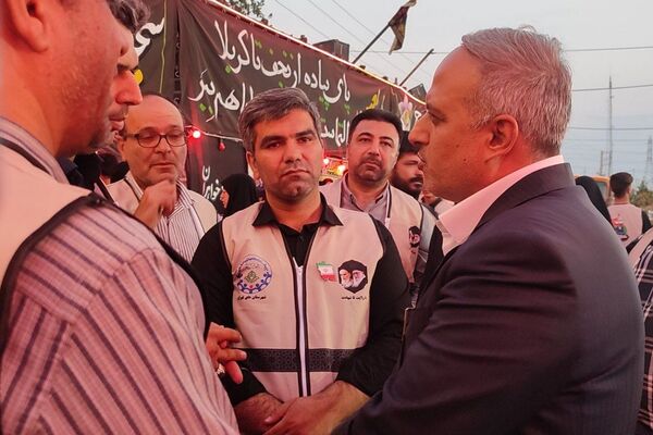 خدمت‌رسانی دانش‌آموزان در موکب «عشاق‌الحسین(ع)» سازمان دانش آموزی شهرستانهای تهران