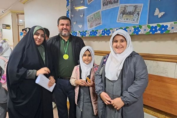 آیین بزرگداشت روز پدر در دبستان شاهد فاطمه زهرا (س)