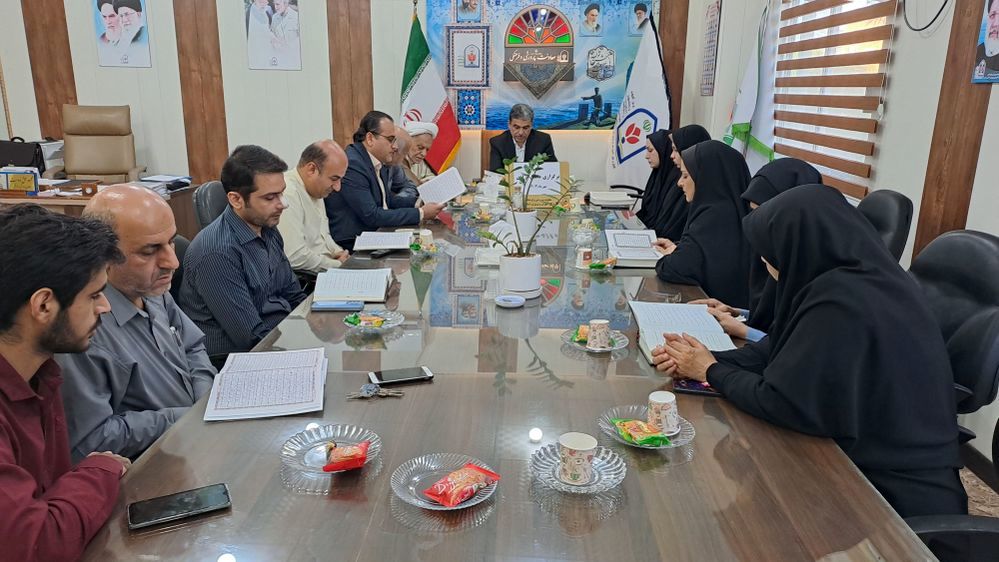  محفل قرآنی در دفتر معاونت پرورشی و فرهنگی اداره‌کل آموزش و پرورش استان بوشهر