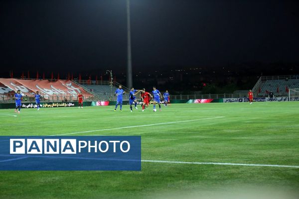 بازی تراکتور و استقلال در تبریز