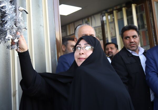 نواختن زنگ آغاز سال تحصیلی با حضور وزیر دادگستری 