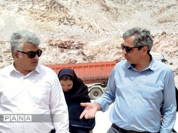 بازدید فرماندار کاشمر از معدن کائولن 