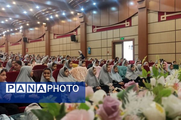 جنگ شادی دانش‌آموزی در اداره آموزش و پرورش رباط‌کریم