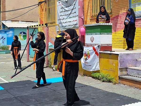 برگزاری المپیاد ورزشی درون مدرسه‌ای در دبیرستان سیزده آبان ناحیه یک کرج