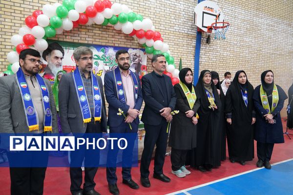 مانور یاوران انقلاب در دبستان دخترانه حاج حسن اصلانی ۲