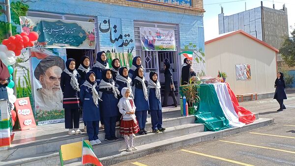 آیین جشن شکوفه‌ها در دبستان زکیه شیروان