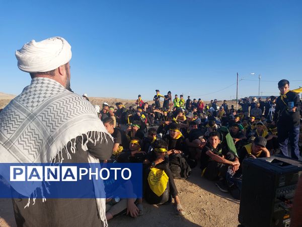 مراسم استقبال از کاروان زائرین پیاده دانش‌آموزی در مشهد