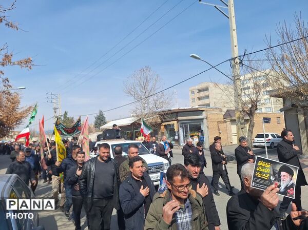 ملت بیدار و آگاه صوفیان در سوگ رهبر شهید 