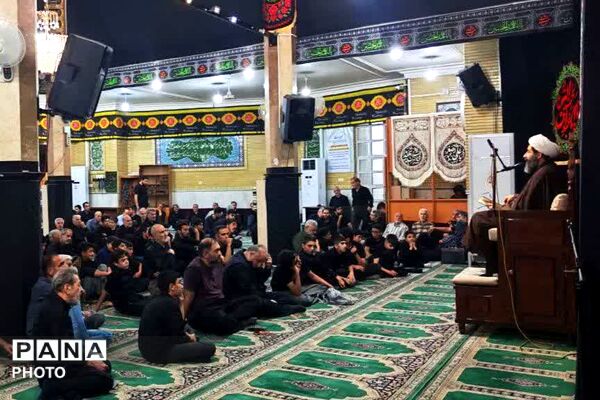 هشتمین شب سوگ حسینی در مسجد سیدالساجدین