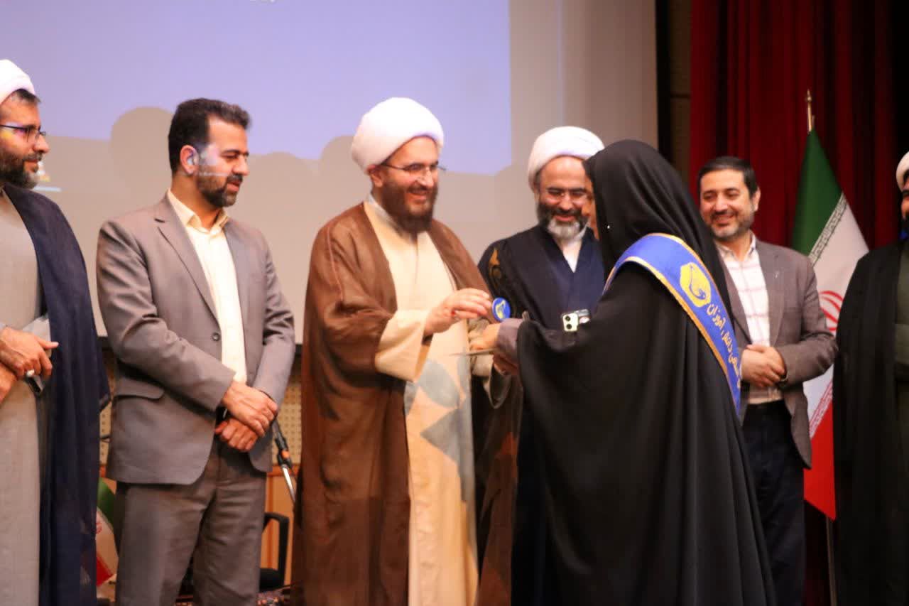 معرفی برترین‌های نمایشگاه مدرسه انقلاب در قم