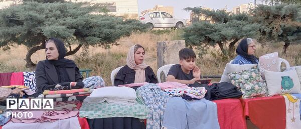 برپایی بازارچه صنایع دستی و مشاغل خانگی در پارک گلستان ساوجبلاغ