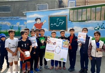 جشنواره صبحانه سالم در دبستان سرافراز مشهد به مناسبت روز جهانی کودک