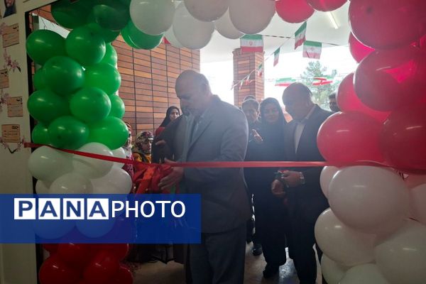 مدرسه خیری حسینی‌راد با چمن مصنوعی و پنل خورشیدی گشایش یافت