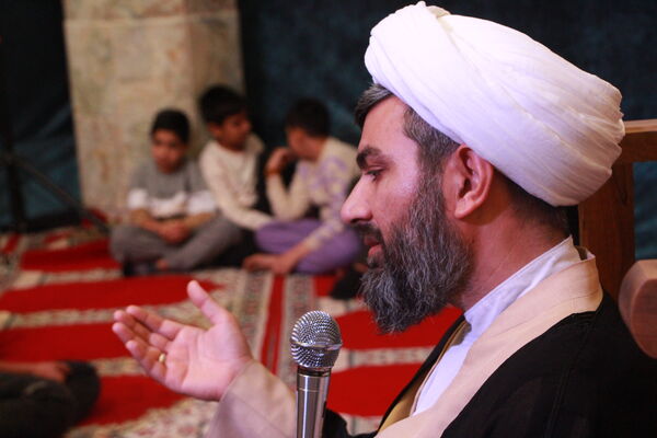 حضور خادمان رضوی در اعتکاف دانش‌آموزی فهرج