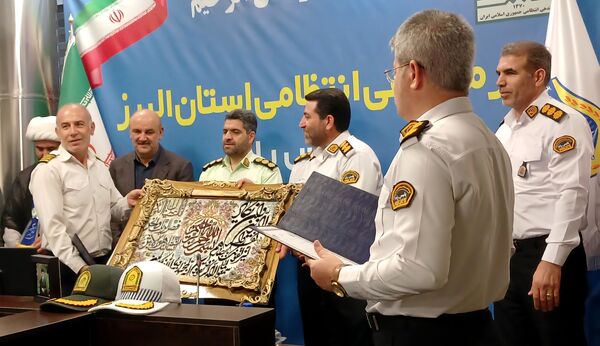 تجلیل از کشاورزان نمونه و دهیارها در پلیس راه استان البرز 