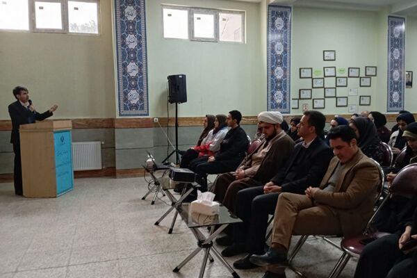 اولین دوره آموزشی آموزگاران با هدف کیفیت بخشی برنامه های سلامت و تندرستی 