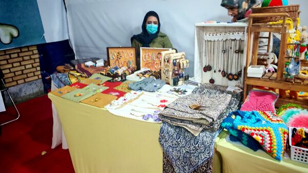 نمایشگاه خدمت 46 به مناسبت هفتهٔ بسیج در نیشابور 