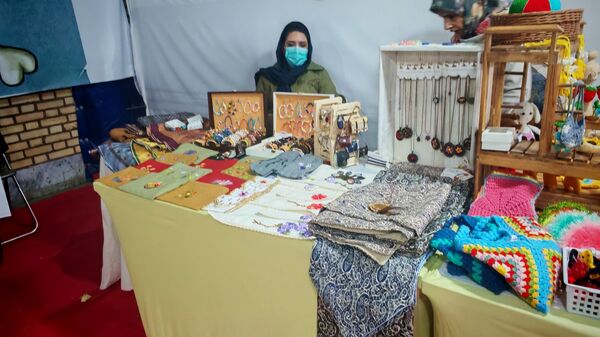 نمایشگاه خدمت 46 به مناسبت هفتهٔ بسیج در نیشابور 