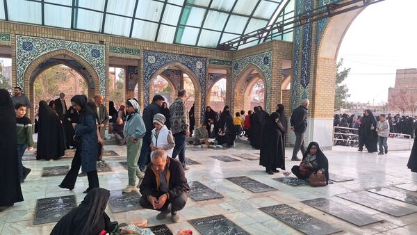 آیین چراغ برات در مزار شهیدان خلیل آباد 