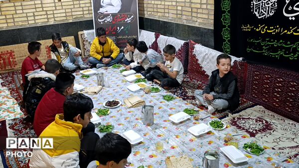 برگزاری سفره اطعام به‌مناسبت ایام شهادت امام علی(ع) در مسجد امام حسین(ع) سفیددشت