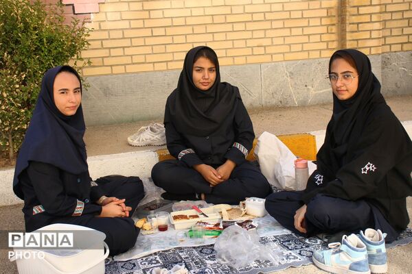 صبحانه سلامت در هنرستان شهید سادلجی؛ گامی برای تقویت بدن و ذهن هنرجویان