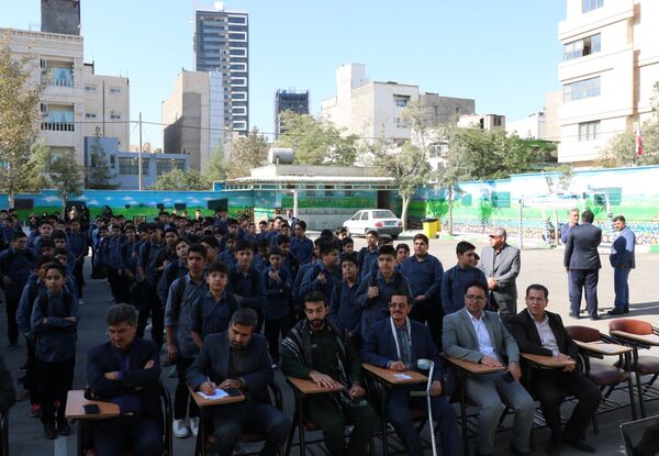 آیین بازگشایی مدارس و نواختن زنگ مهر ایثار و شهادت در ناحیه ۶ مشهد 